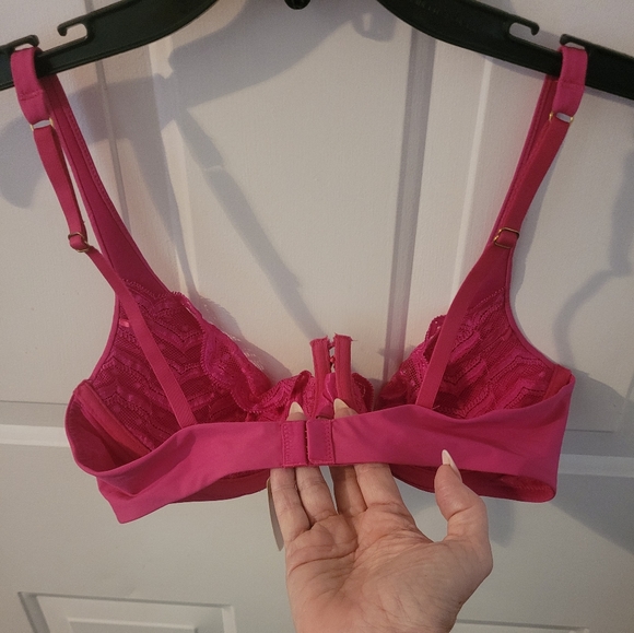 VS 38c Magenta "very sexy" underwire bra - Picture 6 of 8